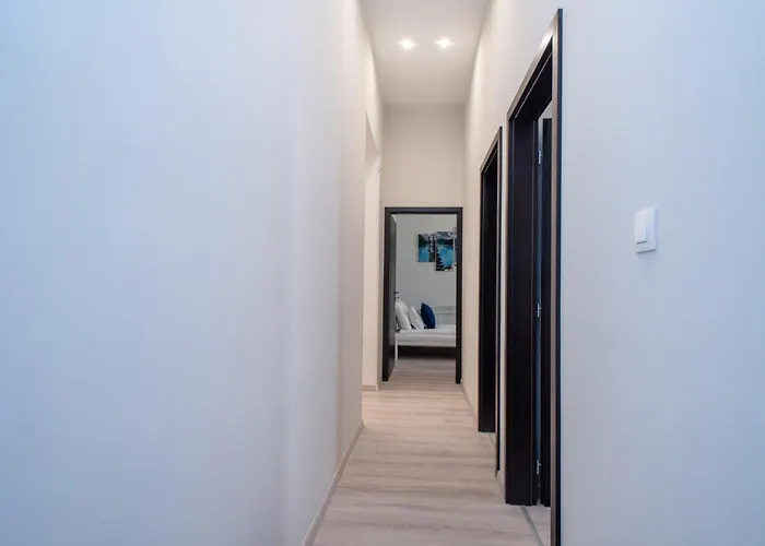 Very New And Large Ac Daire *