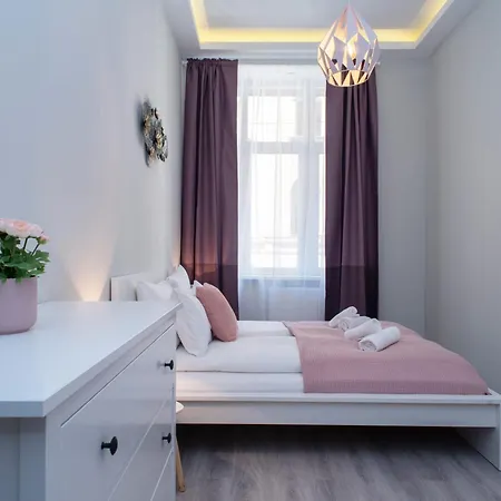 Very New And Large Ac Apartman *