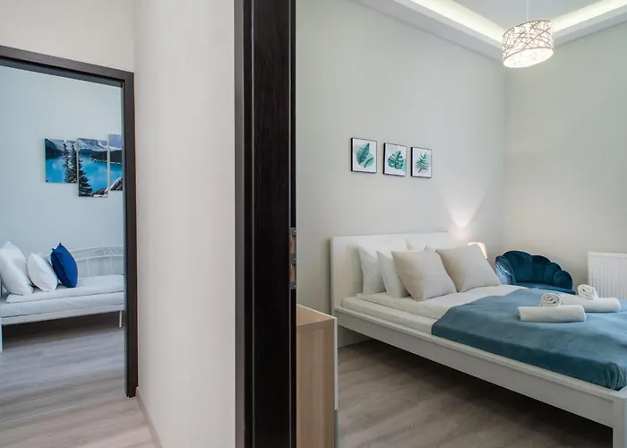 Very New And Large Ac Apartment